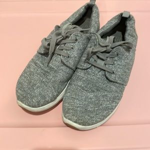 Lightly worn, size 9.5, grey Tom tennis shoes